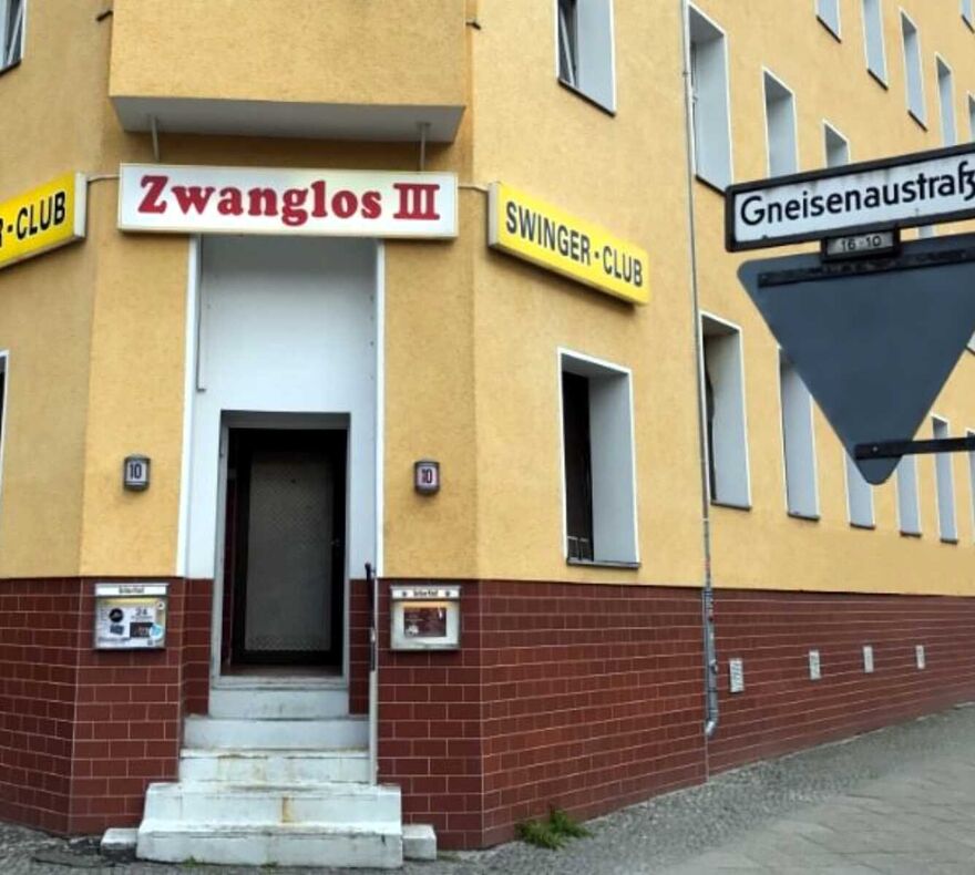Außenansicht des Swingerclubs Zwanglos III