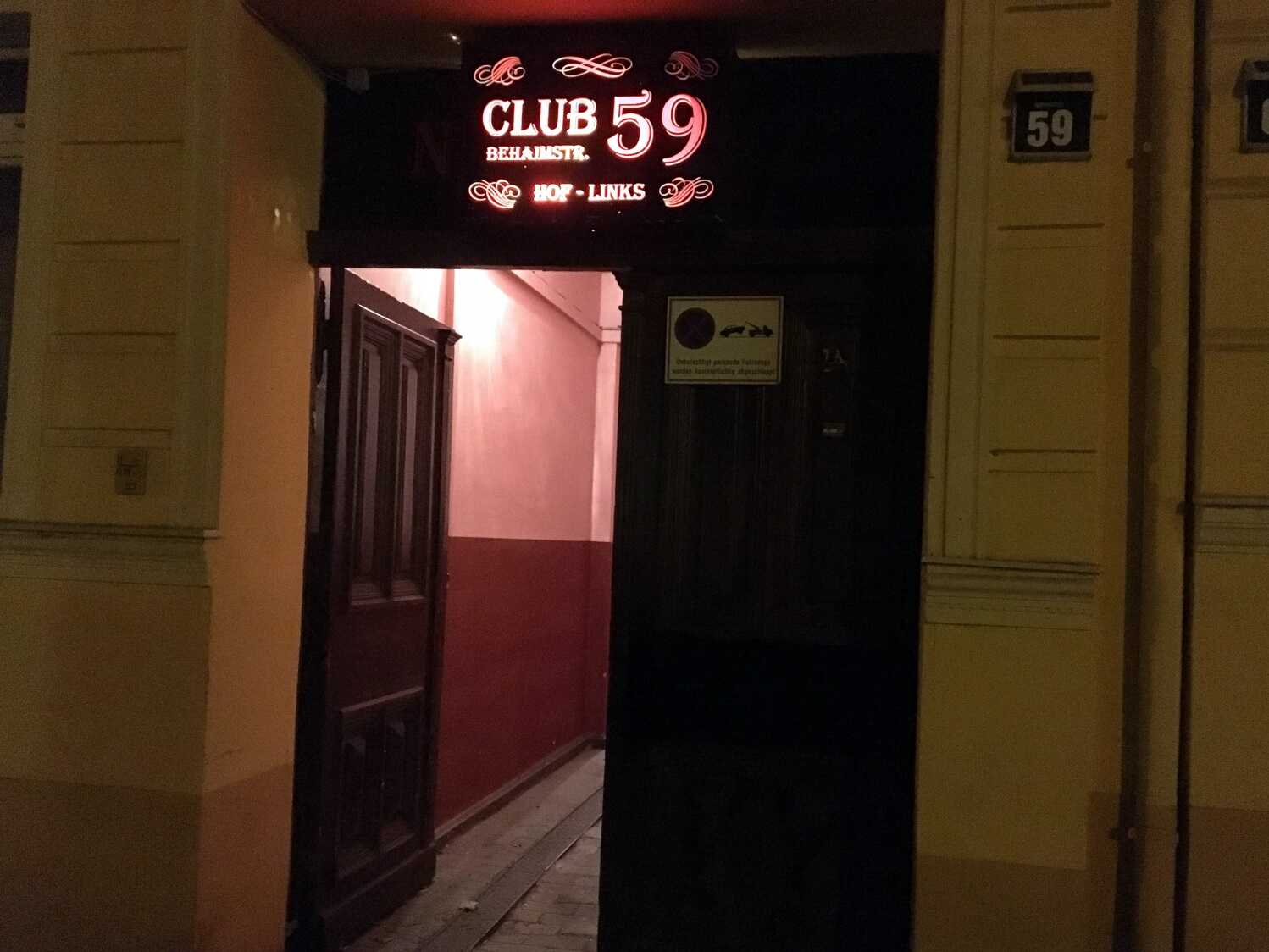 Eingang des Nachtclub 59 in Berlin Weißensee